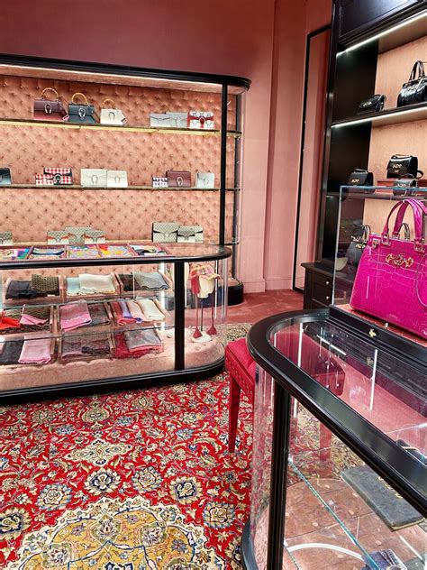 gucci florence cascine|gucci shop in florence.